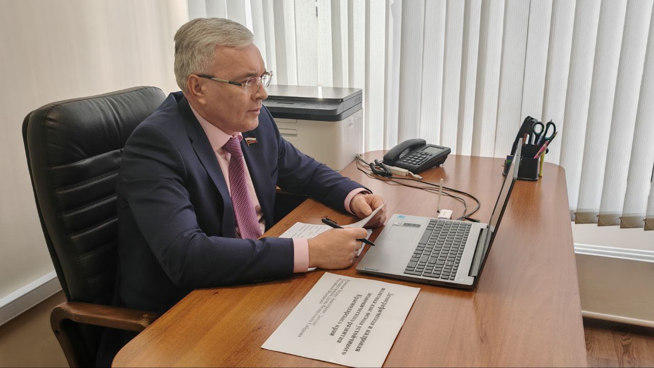 КубанскиеВести.Ру - Эдуард Кузнецов рассказал о будущем образования и кадрового обеспечения