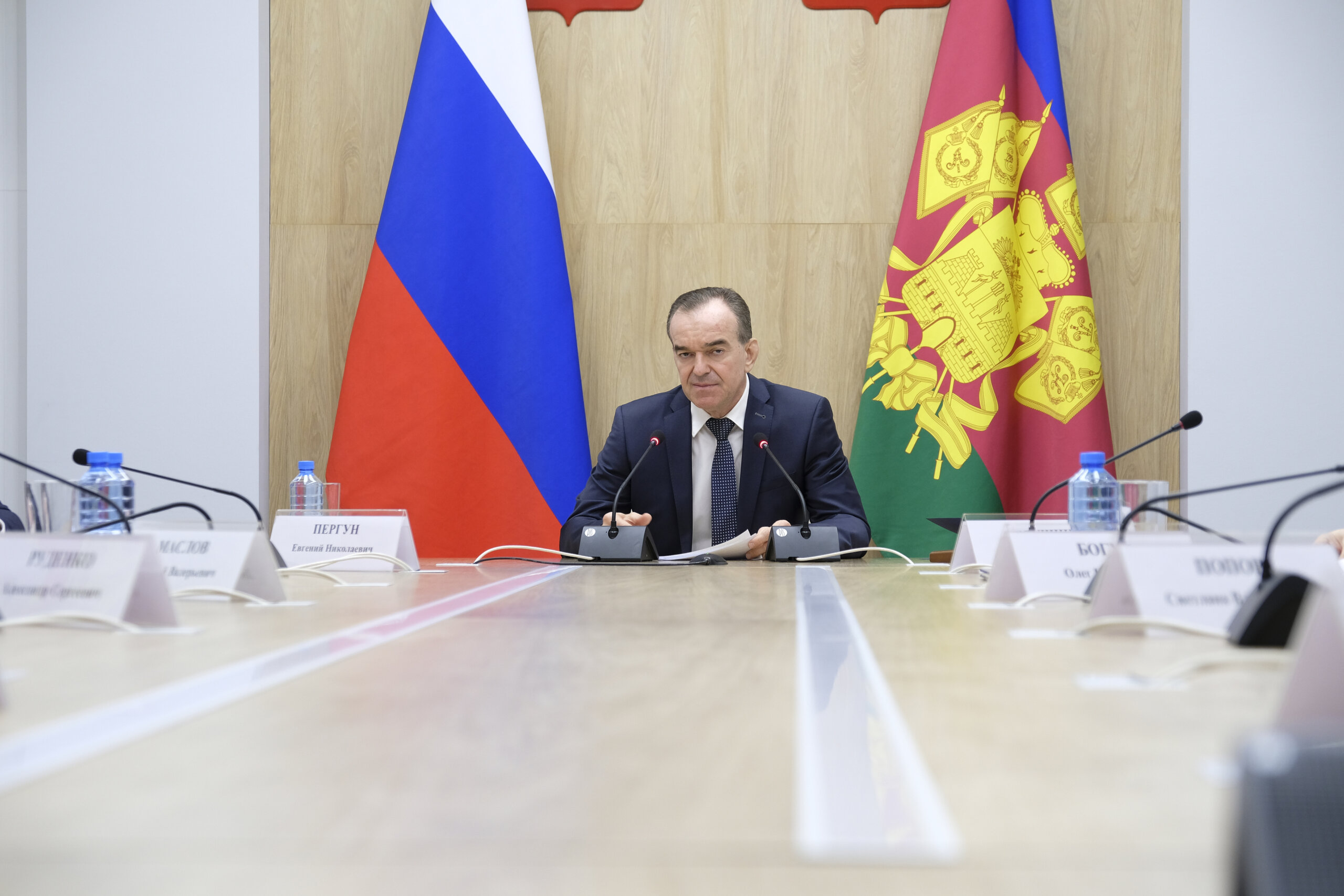 КубанскиеВести.Ру - Губернатор поручил подготовить необходимую технику и средства на случай возможных подтоплений