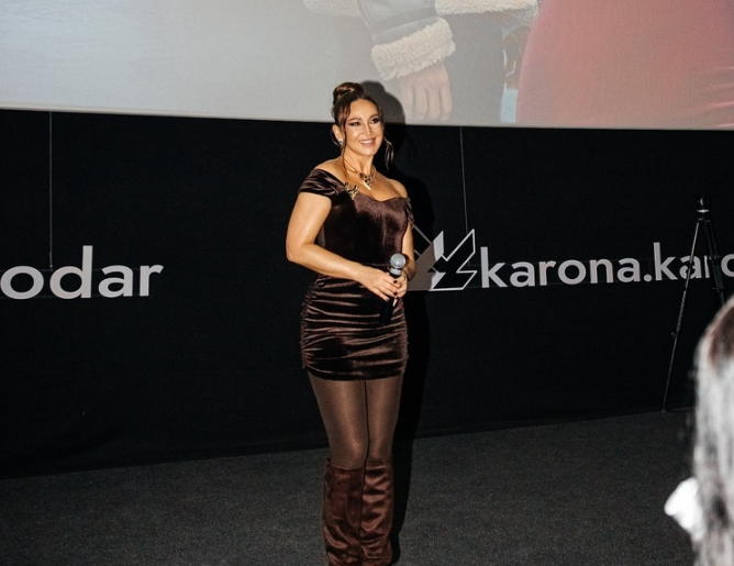 КубанскиеВести.Ру - Ольга Бузова пожелала краснодарцам кайфовать и приняла в дар кубанские блюда