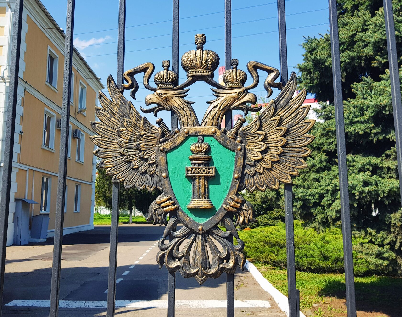 КубанскиеВести.Ру - Суд в Приморско-Ахтарске арестовал активы бывшего главы района на 250 млн рублей