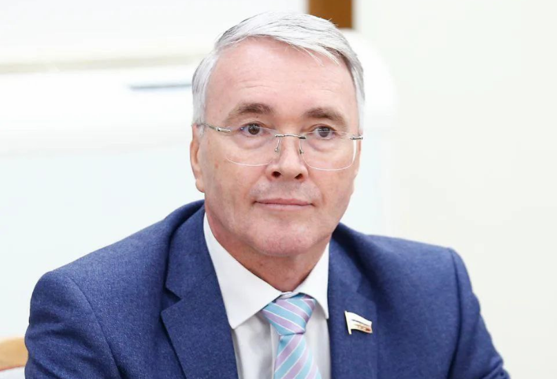 КубанскиеВести.Ру - Эдуард Кузнецов прокомментировал парламентские слушания на тему развития отраслей легкой...