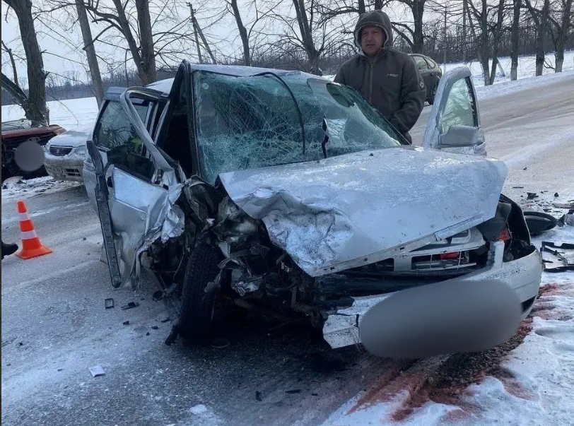 КубанскиеВести.Ру - 4-летняя девочка госпитализирована в тяжелом состоянии после лобового ДТП