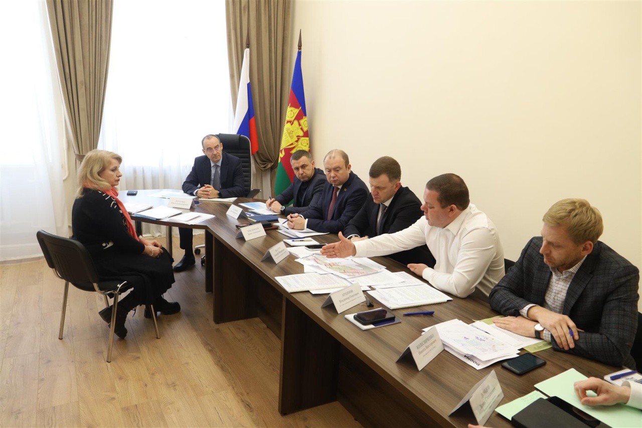 КубанскиеВести.Ру - Председатель ЗСК Юрий Бурлачко провел личный прием граждан в кубанском парламенте