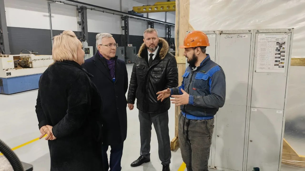 КубанскиеВести.Ру - Депутат Кузнецов оценил реализацию политики импортозамещения в машиностроительном секторе